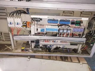 Термопластавтомат (ТПА) 300 т / 250 см³ на базе KuASY 410/100
