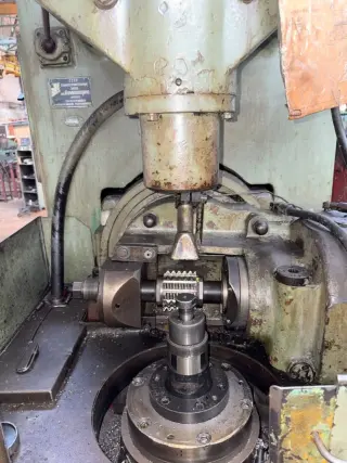 Зубофрезерный станок 5А312
