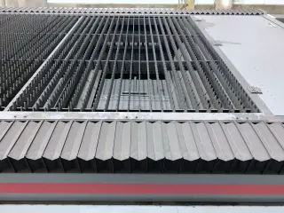 Оптоволоконная лазерная установка с модулем для обработки труб KMT 3015 LX-3000W