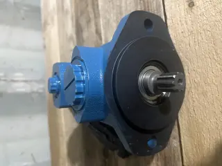 Насос Eaton Vickers V10 1S5S 11C20