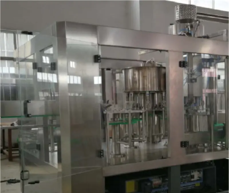 Машина для мойки, наполнения и укупорки газированной жидкости в бутылку JND883D