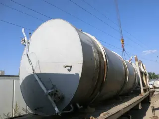 Емкость нержавеющая, объем 25 куб.м.