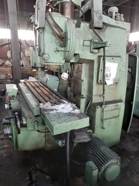 Продаем фрезерные станки из Челябинска. Со склада