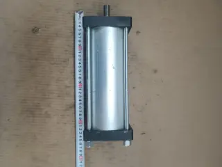 Пневмоцилиндр JAUDT D-86167 р max = 1.0MPa