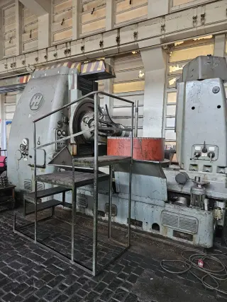 Зубофрезерный ZFWZ 3150/3 с задней стойкой