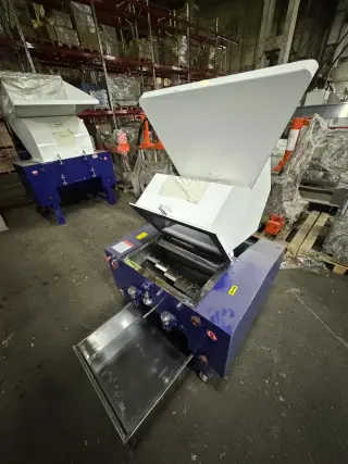 Дробилка для пластика XFS-500