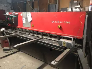 Гильотина гидравлическая QC12K 6x3200