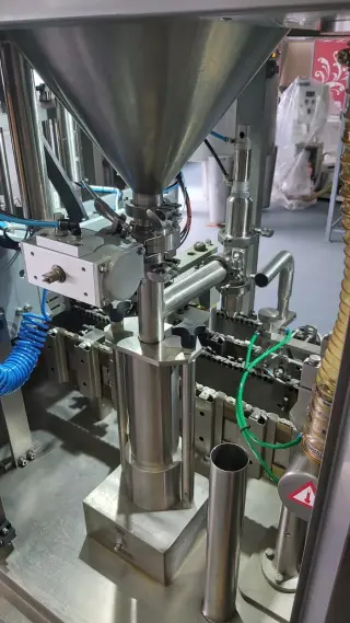 Автомат розлива и упаковки жидких продуктов в картонную упаковку типа PURE PAK «АЛЬТЕР- 04А 1500» с аппликатором крышки
