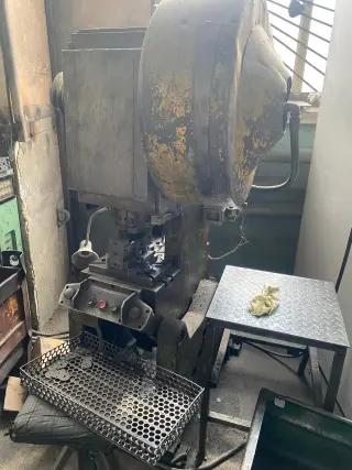 пресс кривошипный КД2320 ус.10тн