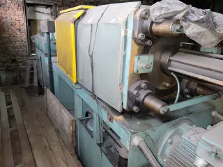 Продам термопластавтомат CS 371/160 (Чехословакия). С хранения в работе не был. 1991 г.в