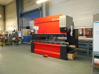 AMADA HFE 3i 100/3 Листогибочный пресс с ЧПУ