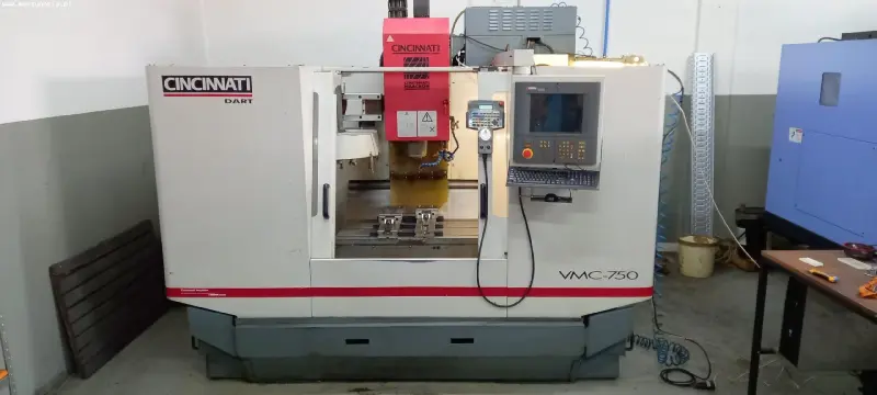 Вертикальный обрабатывающий центр с ЧПУ CINCINNATI MILACRON DART 750