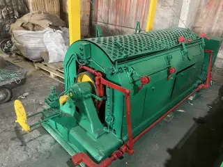 Канатовьющая машина