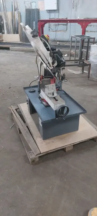 Ленточнопильный станок по металлу CORMAK BS712SW