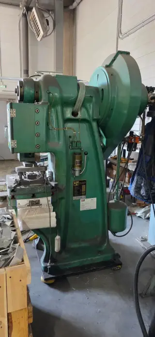 Кривошипный пресс EPF-32, 32 т, Дания