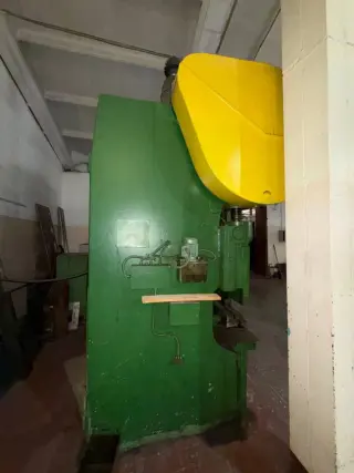Пресс листогибочный кривошипный ИВ1330