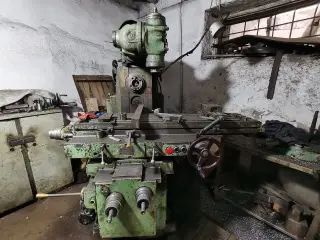 Станок фрезерный 6Р82Ш
