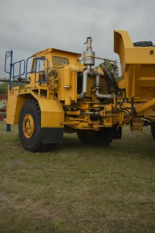 Сочлененный самосвал Белаз 75281