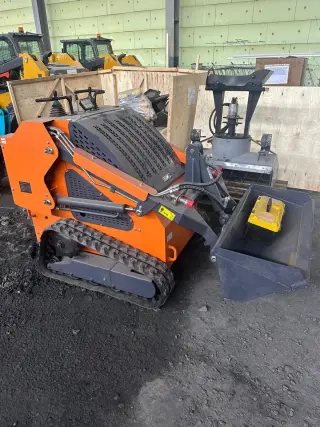 Погрузчик с бортовым поворотом YZ-T460