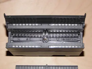 Модуль ввода Siemens Simatic S7 SM321 (6ES7 321-1BL00-0AA0)