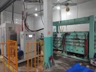 Заливочную машину для полиуретана высокого давления BH-40