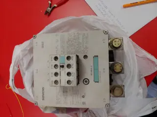 Контактор (Магнитный пускатель) SIEMENS SIRIUS 3RT1065-6