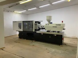 или меняю Термопластавтомат Plastron UJ250