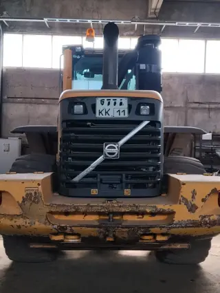 Фронтальный погрузчик Volvo L120F