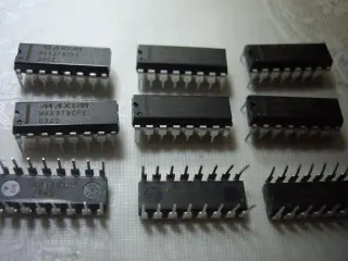 Микросхема MAX379CPE MAXIM