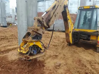 Вибротрамбовка для экскаватора погрузчика JCB, MST, Hidromek, Cukurova
