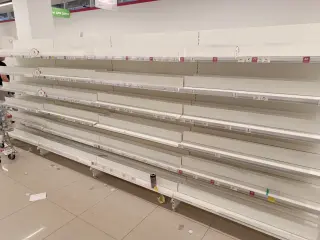 Стеллажи торговые металлические 1850мм x 1250мм,5 полок-3500р м.п