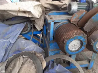 Станок для отделения резины из посадочного кольца