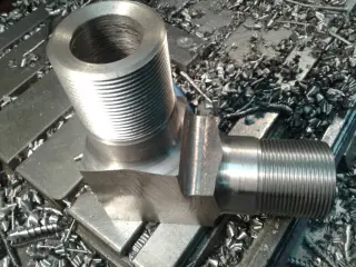 Угольник для трубопровода стальной резьбовой высокого давления ГОСТ 22799-83