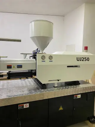 или меняю Термопластавтомат Plastron UJ250