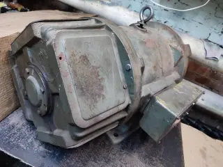 Электромашинный усилитель ЭМУ-100 (8,5 кВт 230 В)