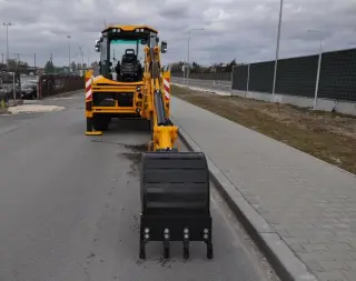 Экскаватор-погрузчик JCB 3CX Plus