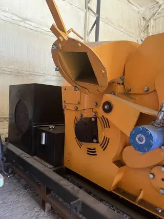 Электро измельчитель древесины EH-100