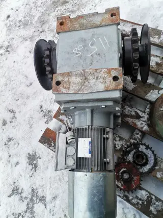 Мотор-редуктор Bonfiglioli A70 3 UH70 S3 i-120, двиг 4 квт