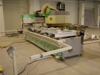 Обрабатывающий центр с ЧПУ Biesse Rover 22 (Италия)