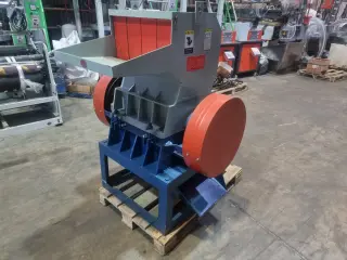 Дробилка для пластика SWP-520 (каскад)