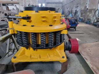 Конусная дробилка КСД-600