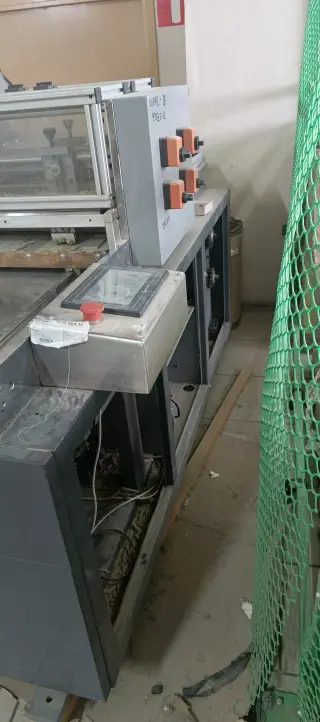 Станок для выборки пазов в сером картоне (Gray board slotter/Grooving machine)