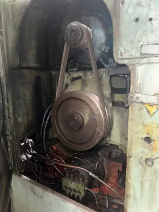 Зубофрезерный станок 5б312 82
