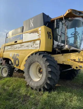 Зерноуборочный комбайн New Holland CS660