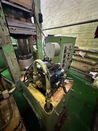 Пресс гидравлический вулканизационный CHEPEL PHG-60