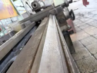 Токарно-винторезный станок 16Д20