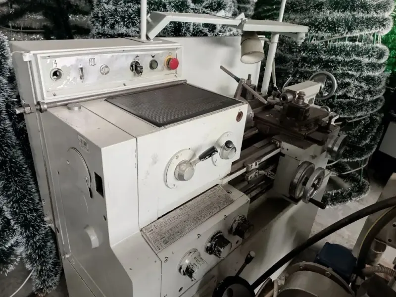 Токарно-винторезный станок 240ТС