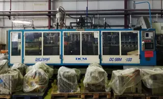 Экструзионно выдувная машина DC-SBM 100. Изделия 0.5 л-10 л