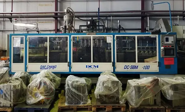 Экструзионно выдувная машина DC-SBM 100. Изделия 0.5 л-10 л