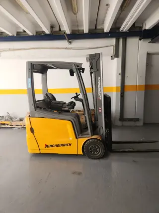 Погрузчик ELECTRIC FORKLIFT JUNGHEINRICH EFG 216K